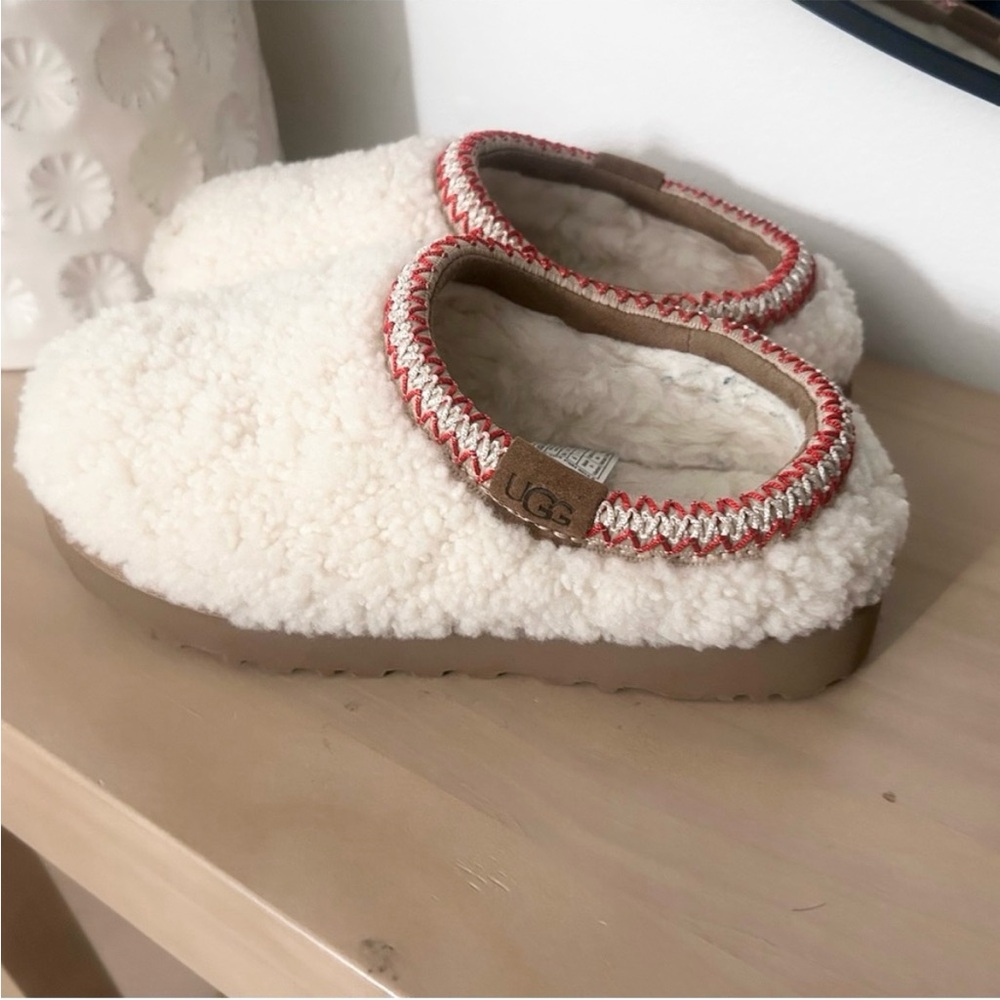 UGG Women's 6 Tasman Maxi Curly Natural Cream Slip On